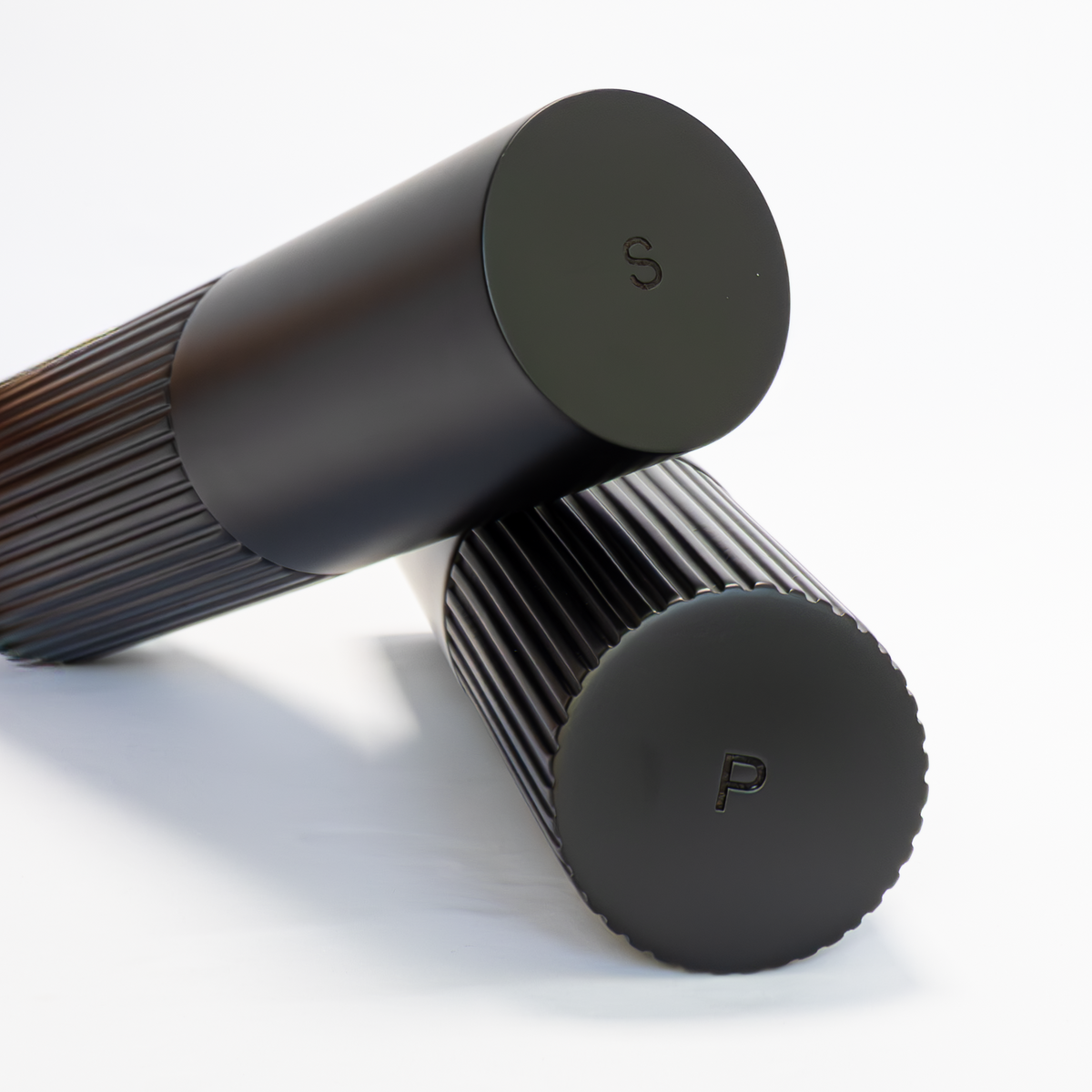 Ribbed Salt & Pepper Grinder Set
