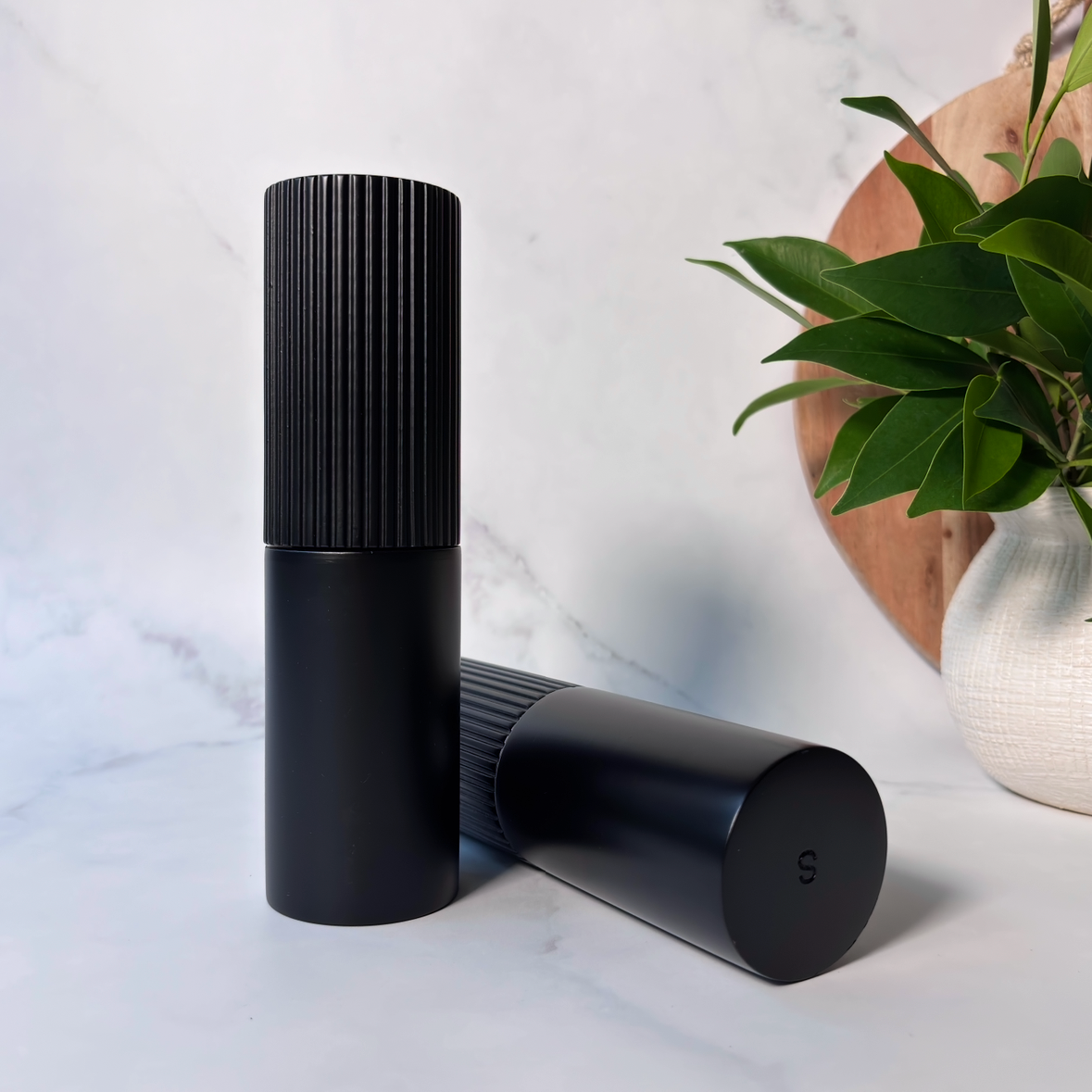 Ribbed Salt & Pepper Grinder Set